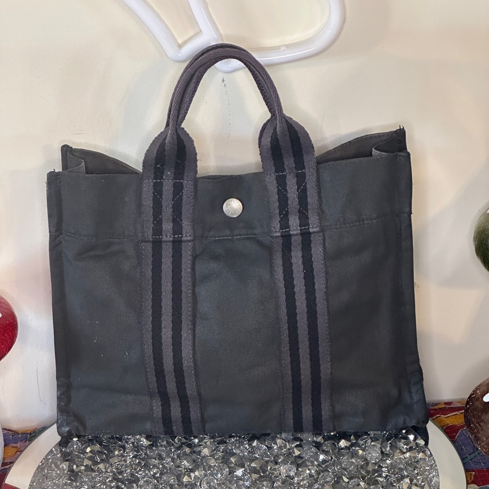 EUC - Hermes Fourre Tout PM bag. - Picture 2 of 11